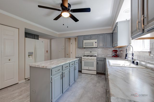 34271 Tangueray Drive, Grayslake, IL 60030