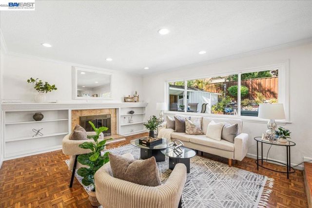 11738 Silvergate Dr, Dublin, CA 94568