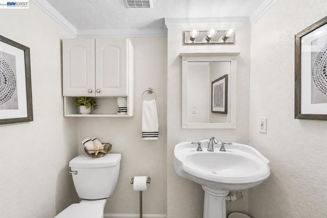 11738 Silvergate Dr, Dublin, CA 94568