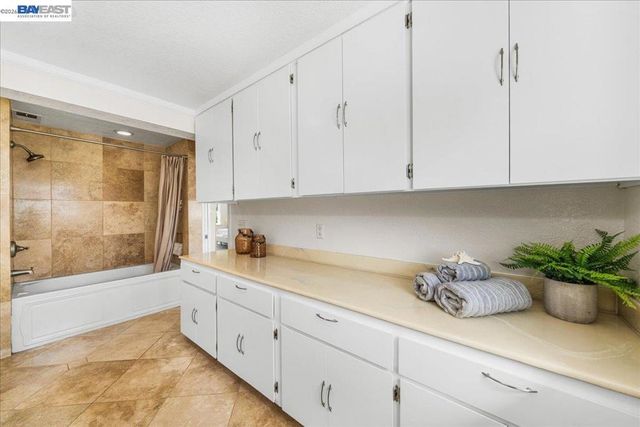 11738 Silvergate Dr, Dublin, CA 94568