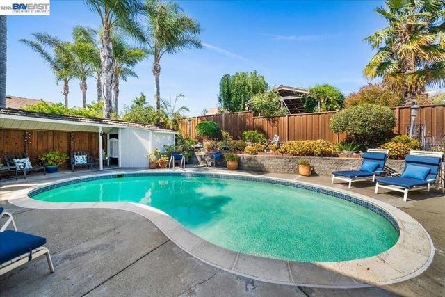 11738 Silvergate Dr, Dublin, CA 94568
