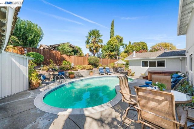 11738 Silvergate Dr, Dublin, CA 94568