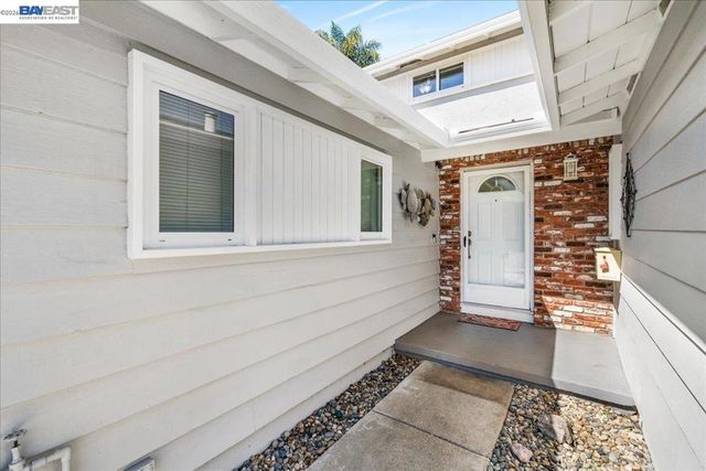 11738 Silvergate Dr, Dublin, CA 94568