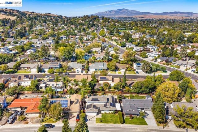11738 Silvergate Dr, Dublin, CA 94568