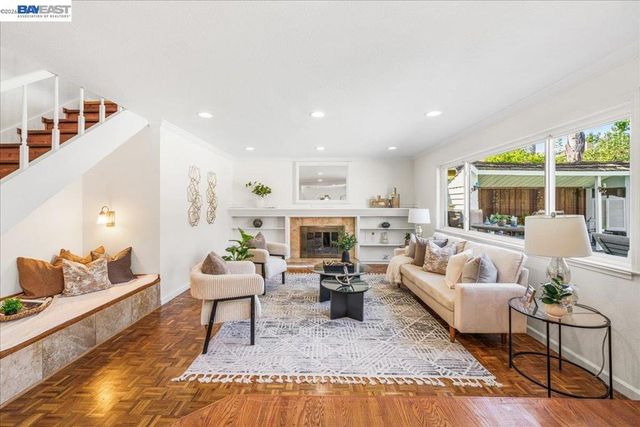 11738 Silvergate Dr, Dublin, CA 94568
