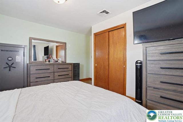 939 East Lynnwood Street, Salisbury Twp, PA 18103