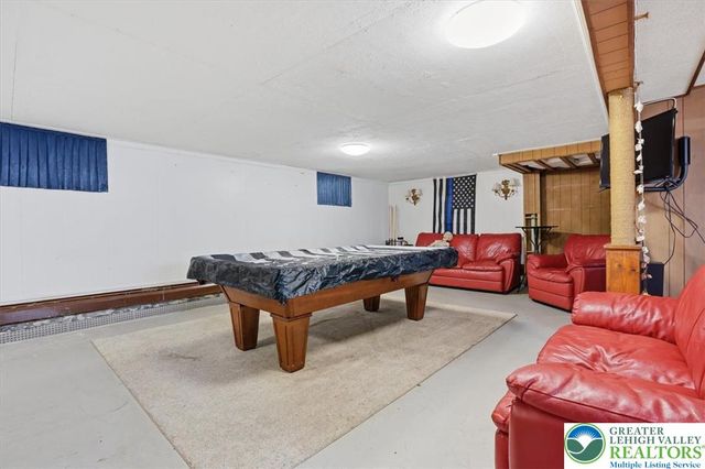 939 East Lynnwood Street, Salisbury Twp, PA 18103