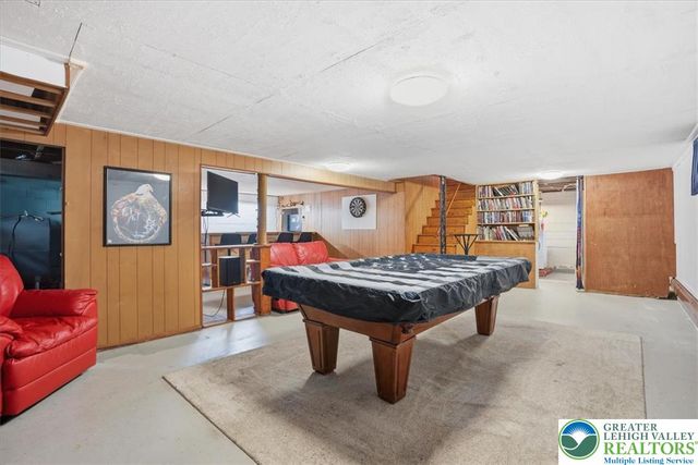 939 East Lynnwood Street, Salisbury Twp, PA 18103