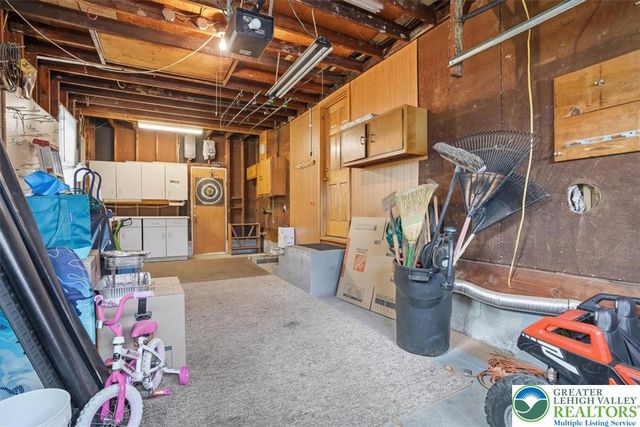 939 East Lynnwood Street, Salisbury Twp, PA 18103
