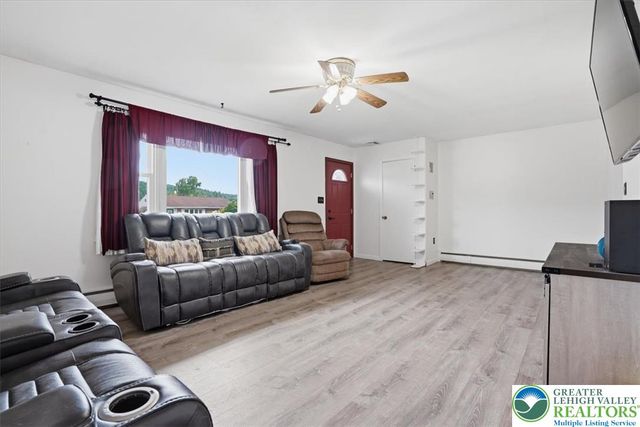 939 East Lynnwood Street, Salisbury Twp, PA 18103
