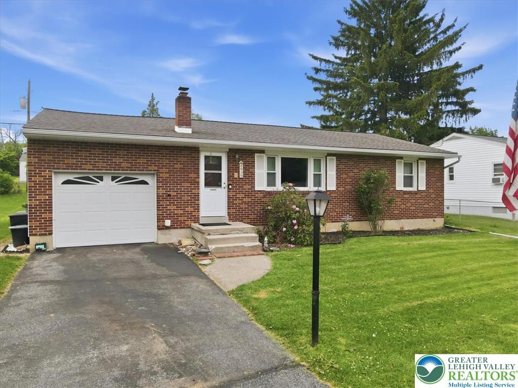 939 East Lynnwood Street, Salisbury Twp, PA 18103