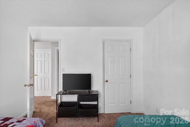 9207 Amy Drive, Charlotte, NC 28213