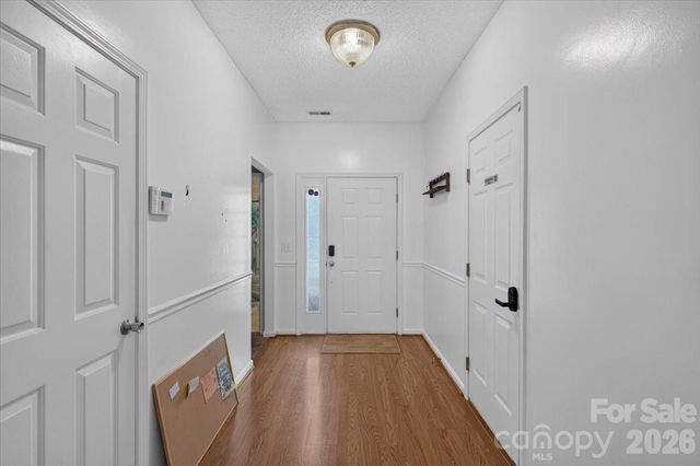 9207 Amy Drive, Charlotte, NC 28213