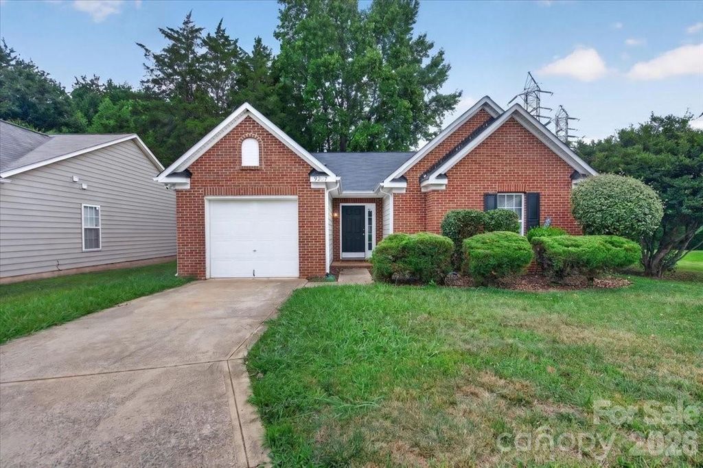 9207 Amy Drive, Charlotte, NC 28213