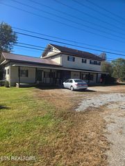 1847 Fairview Rd, Oliver Springs, TN 37840