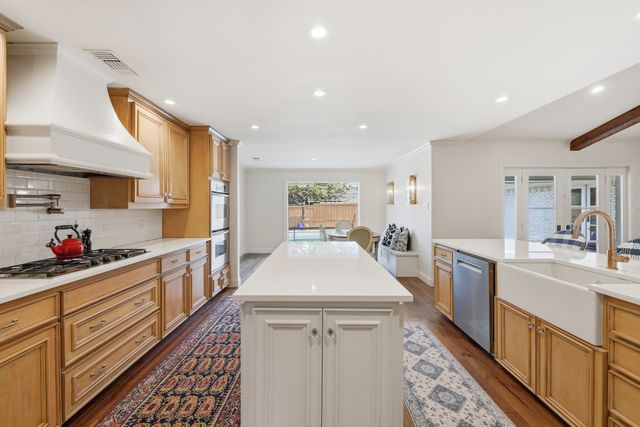 7039 Cliffbrook Drive, Dallas, TX 75254