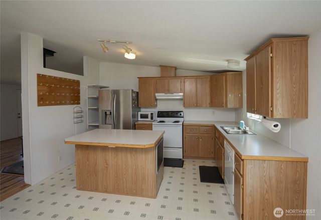 152 Buds Way, Sequim, WA 98382