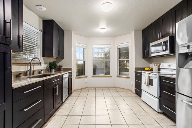 409 Lydia LN, Thrall, TX 76578