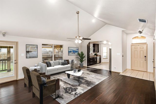 409 Lydia LN, Thrall, TX 76578