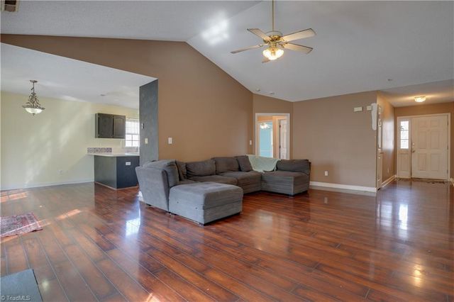 3940 Glenn Knoll Lane, Winston-salem, NC 27107