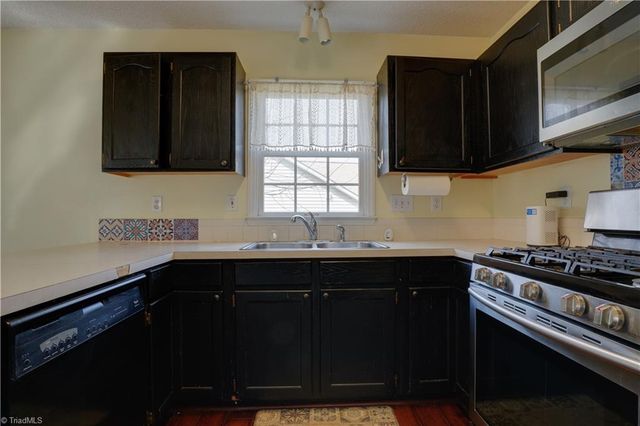 3940 Glenn Knoll Lane, Winston-salem, NC 27107