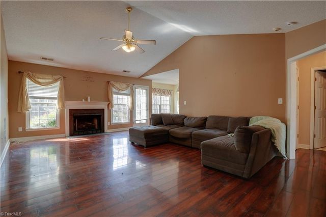 3940 Glenn Knoll Lane, Winston-salem, NC 27107