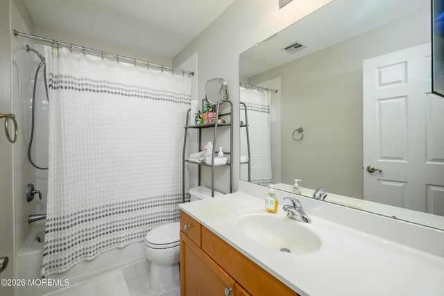 4 Whispering Grove Boulevard, Jackson, NJ 08527