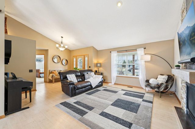 407 148th Avenue NE, Andover, MN 55304