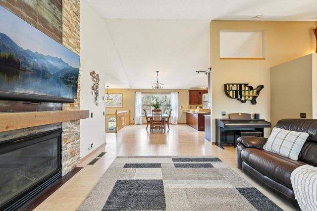 407 148th Avenue NE, Andover, MN 55304