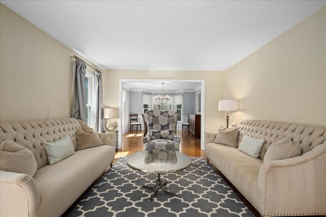 25 Bunker Lane, Natick, MA 01760