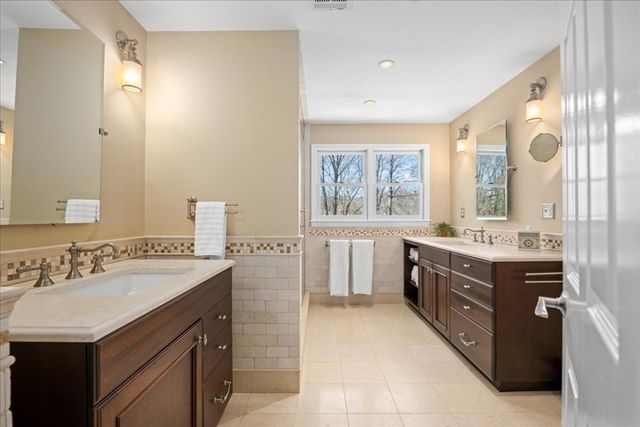 25 Bunker Lane, Natick, MA 01760