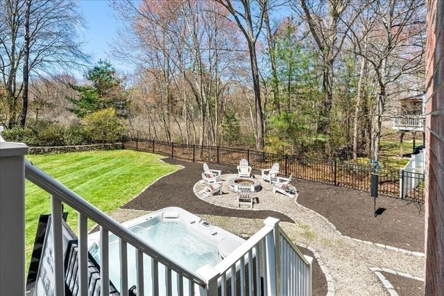 25 Bunker Lane, Natick, MA 01760