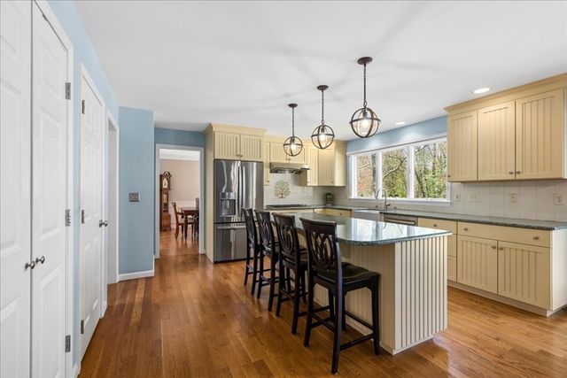 25 Bunker Lane, Natick, MA 01760