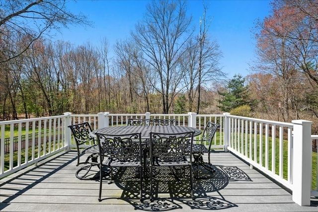 25 Bunker Lane, Natick, MA 01760