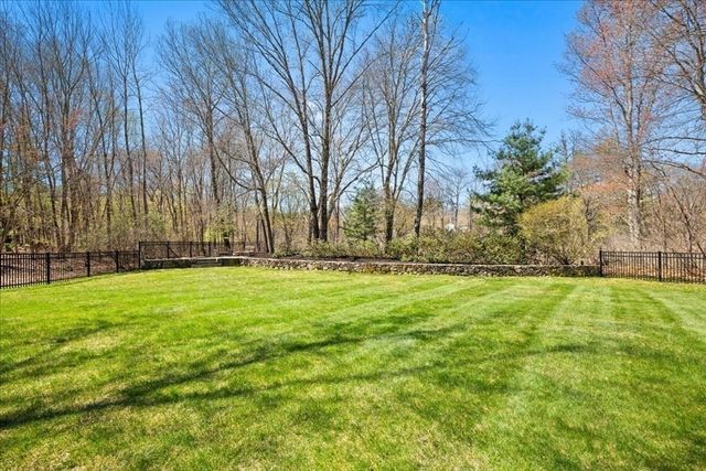 25 Bunker Lane, Natick, MA 01760