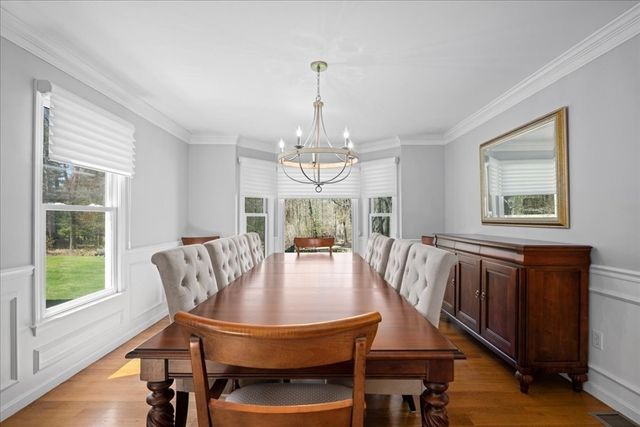 25 Bunker Lane, Natick, MA 01760