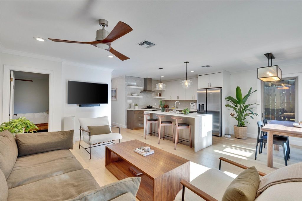 2507 S 6th ST, Austin, TX 78704