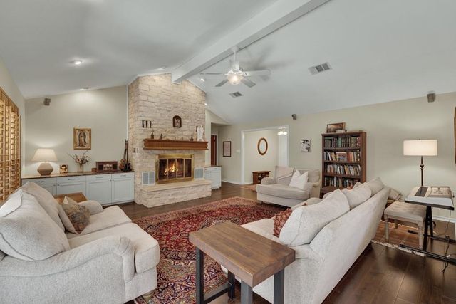 830 Palomino LN 1, San Marcos, TX 78666