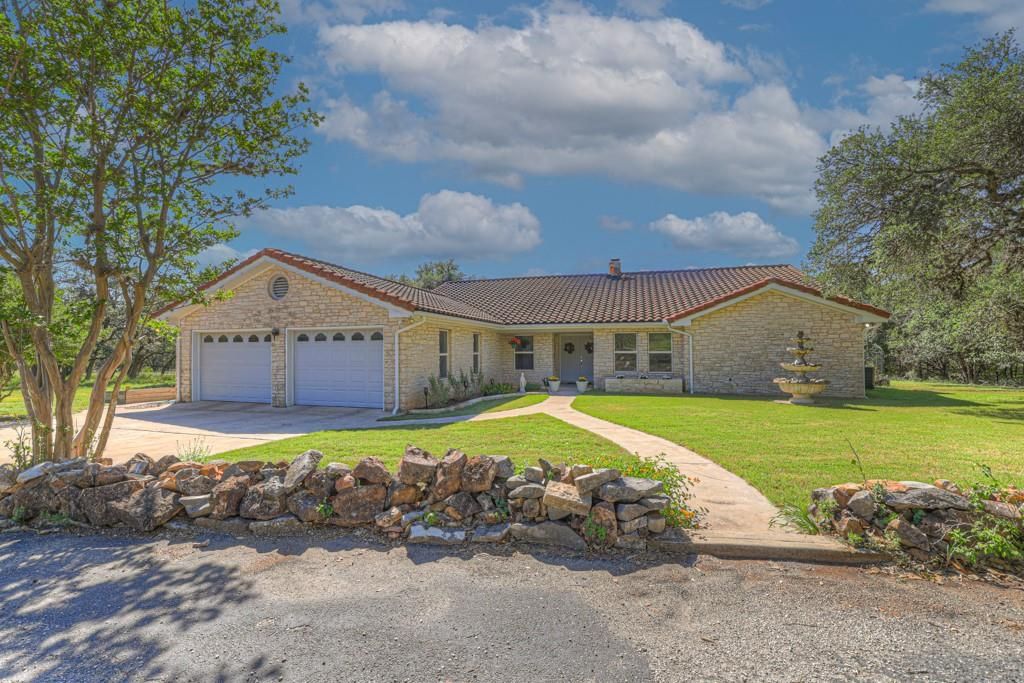 830 Palomino LN 1, San Marcos, TX 78666