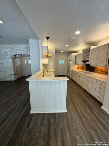 404 English Oaks, Boerne, TX 78006