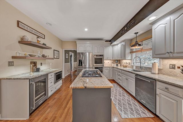 6524 Fairway Estates DR, Roanoke, VA 24018