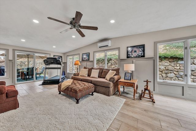 6524 Fairway Estates DR, Roanoke, VA 24018