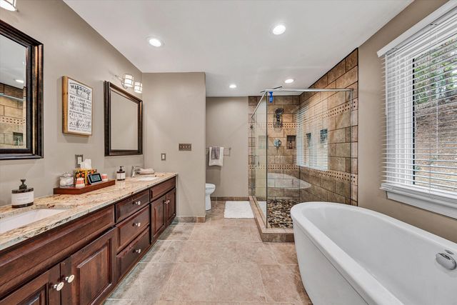 6524 Fairway Estates DR, Roanoke, VA 24018