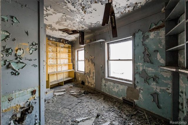 11751 Grand River Avenue, Detroit, MI 48204