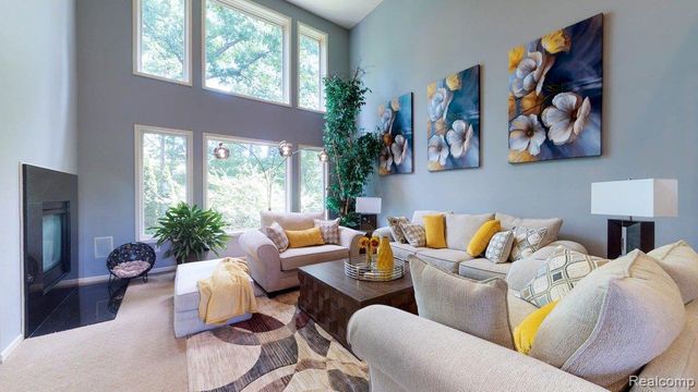29148 Bradmoor Court, Farmington Hills, MI 48334
