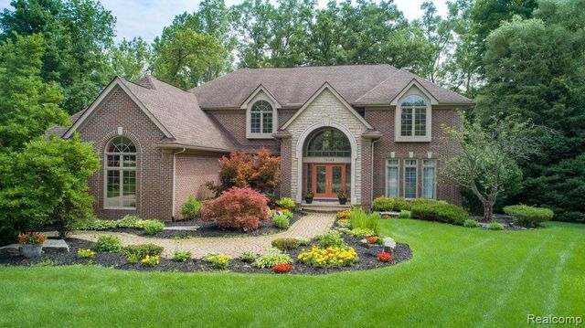 29148 Bradmoor Court, Farmington Hills, MI 48334
