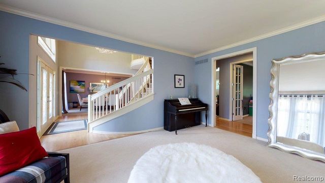29148 Bradmoor Court, Farmington Hills, MI 48334