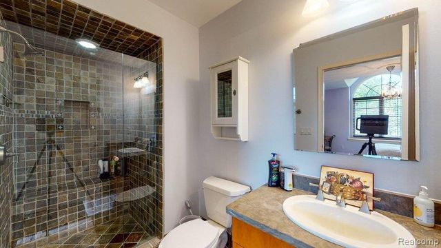 29148 Bradmoor Court, Farmington Hills, MI 48334