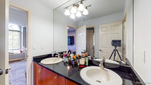 29148 Bradmoor Court, Farmington Hills, MI 48334
