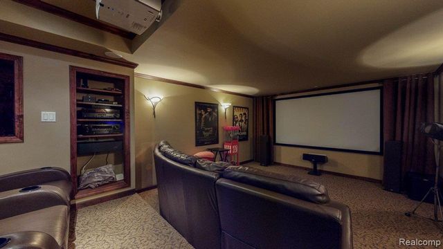 29148 Bradmoor Court, Farmington Hills, MI 48334